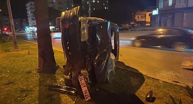 Mersin'de kontrolden çıkan otomobil devrildi, sürücüsü yaralandı