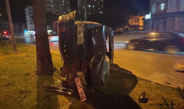 Mersin'de kontrolden çıkan otomobil devrildi, sürücüsü yaralandı
