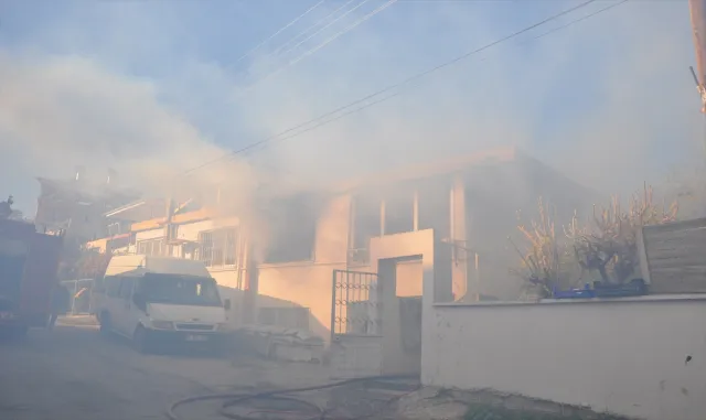 Mersin'de müstakil evde çıkan yangında ölen iki kardeşin cenazeleri defnedildi 