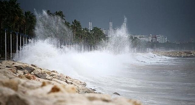 Meteorolojiden denizlerde kuvvetli fırtına uyarısı