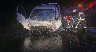 Sakarya'da panelvanla kamyonetin çarpışması sonucu 1 kişi öldü, 3 kişi yaralandı