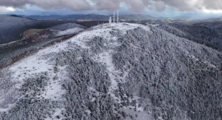 Samsun'da 1650 rakımlı Dürtmen Dağı'nda kar etkili oldu