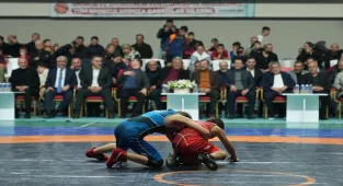 Şehit Cüneyt Yıldız 15 Yaş Altı Güreş Turnuvası, Bursa'da başladı