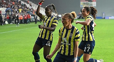 Turkcell Kadın Futbol Süper Ligi: Fenerbahçe, liderliğini sürdürdü