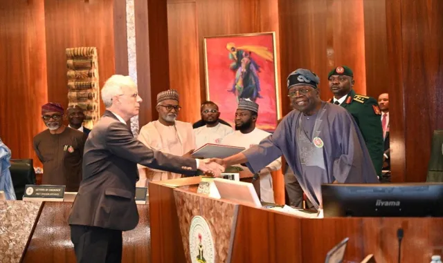 Türkiye'nin Abuja Büyükelçisi Mehmet Poroy güven mektubunu sundu