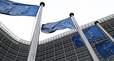 AB Komisyonu Başkanı von der Leyen bir kez daha güven tazeledi