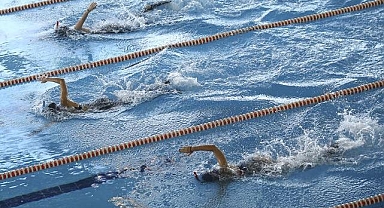 Ağabeyine özenip başladığı yüzmede 138 madalya kazandı