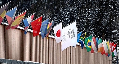 Aliyev ve Haçaturyan Davos'ta barış mesajları verdi