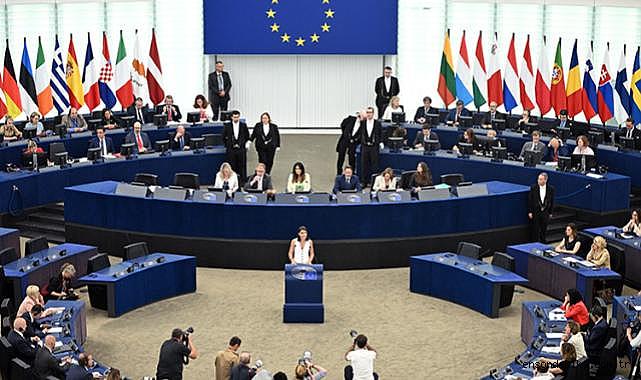 AP Genel Kurulu'nda AB Komisyonu hakkında verilen gensoru önergesi ele alındı