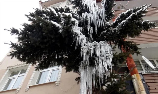 Ardahan ve Kars'ta karla mücadele çalışması sürüyor