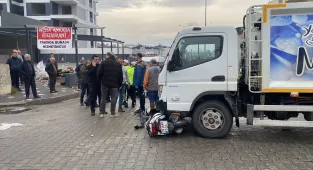 Aydın'da çöp kamyonetiyle çarpışan motosikletteki biri çocuk 3 kişi yaralandı