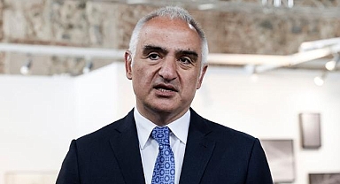 Bakan Ersoy, Kültür ve Turizm Bakanlığı Özel Ödülleri ve Yaşayan İnsan Hazineleri Ödül Töreni'nde konuştu 