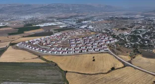 Bakan Kurum'dan Kahramanmaraş'ta konutuna kavuşan Fatma teyze paylaşımı: