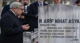 Bayrak Şairi Arif Nihat Asya vefatının 51. yılında kabri başında anıldı