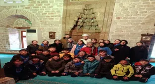 Beypazarı'nda ortaokul öğrencilerinden tarihi Sultan Alaeddin Camisi'ne ziyaret