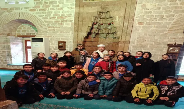 Beypazarı'nda ortaokul öğrencilerinden tarihi Sultan Alaeddin Camisi'ne ziyaret