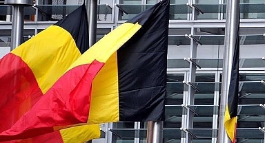 Brüksel'de, terör örgütü YPG/SDG yandaşlarından Suriye'nin AB temsilciliğine saldırı