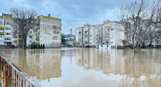 Bulgaristan'da etkili olan şiddetli yağışlar Koşukavak'ta sele yol açtı