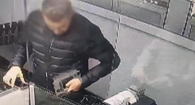 Bursa'da kuyumcuları sahte gram altınla dolandıran 2 zanlı yakalandı