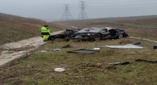 Çanakkale'de cenazeye gidenleri taşıyan otomobilin devrildiği kazada 5 kişi yaralandı