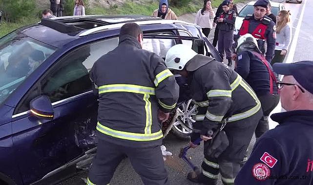 Çanakkale'de iki otomobilin çarpıştığı kazada 2'si ağır 5 kişi yaralandı