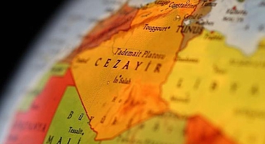 Cezayir'de şiddetli fırtına nedeniyle 52 vilayette eğitime ara verildi