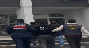 Çorum'da 10 evden hırsızlık yaptıkları iddiasıyla 2 kişi tutuklandı