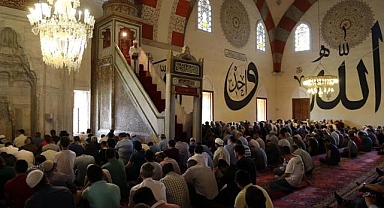 Cuma hutbesinde akran zorbalığına dikkat çekildi