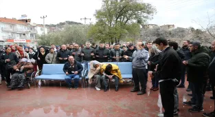 Denizli'de devrilen midibüsteki 1 kişi öldü, 22 kişi yaralandı (GÜNCELLEME 3)