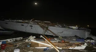 GÜNCELLEME - Antalya'nın Aksu ilçesinde çıkan hortumda bir kişi yaralandı, tekneler zarar gördü