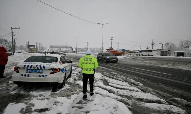 GÜNCELLEME - Bolu Dağı'nın Ankara istikameti ağır tonajlı araçların geçişine açıldı