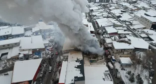 GÜNCELLEME - Erzurum'da Keresteciler Sitesi'nde çıkan yangında 1 kişi öldü, 7 kişi yaralandı
