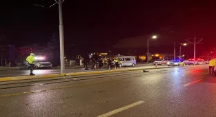 GÜNCELLEME - Eskişehir'de otomobilin çarptığı 3 yaya hayatını kaybetti