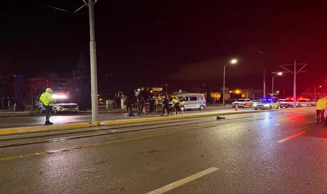 GÜNCELLEME - Eskişehir'de otomobilin çarptığı 3 yaya hayatını kaybetti