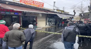 GÜNCELLEME - Şanlıurfa'da iş yerine düzenlenen silahlı saldırıda 2 kişi yaralandı