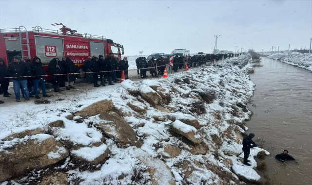 GÜNCELLEME - Şanlıurfa'da sulama kanalına düşen otomobilin sürücüsünü arama çalışmaları sürüyor