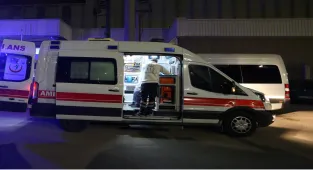 Hatay'da park halindeki 8 araca çarpan tırın sürücüsü yaralandı