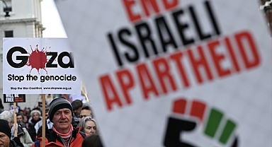 İngiltere'de onbinlerce kişi Filistin'e destek için ulusal yürüyüş düzenledi