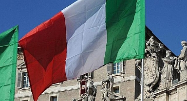 İtalya'da toprak kayması yaşanan ilçede yüksek risk sürüyor