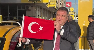 İzmir'de taksiciler Türk bayraklarıyla konvoy oluşturdu