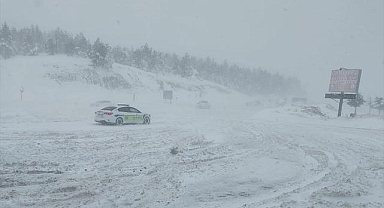Kar ve tipi etkisini arttırdı: Malatya-Sivas kara yolu ulaşıma kapatıldı!