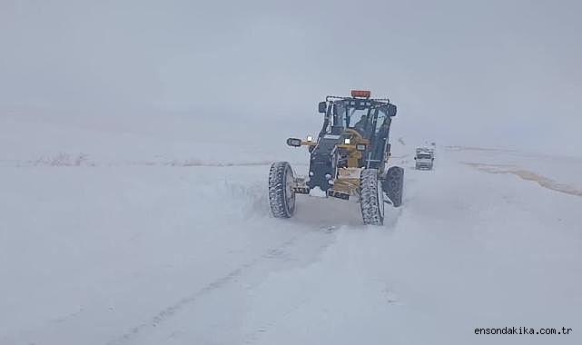 Kar ve tipinin kapattığı Kağızman-Ağrı kara yolu ulaşıma açıldı 