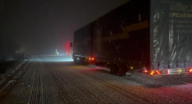 Kar yağışı nedeniyle ulaşımda aksamalar yaşanıyor