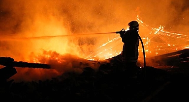 ⁠Kastamonu'da çıkan yangında 3 ev ve 2 samanlık zarar gördü