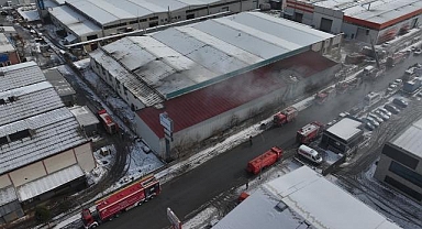 Kayseri OSB'de mobilya fabrikasında çıkan yangın kontrol altına alındı