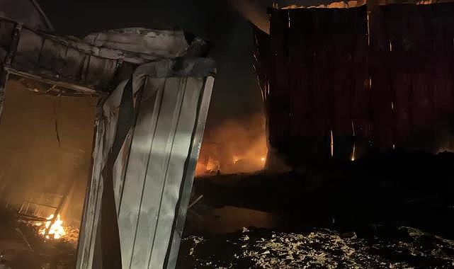 Kocaeli'de plastik atık deposunda çıkan yangın söndürüldü