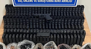 Konya'da valizinde tabanca parçaları bulunan zanlı tutuklandı