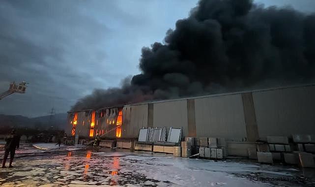 Lastik deposunda çıkan yangın kontrol altına alındı