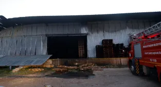 Mersin'de narenciye paketleme fabrikasında çıkan yangın söndürüldü 