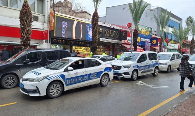 Mersin'de silahla kuyumcuyu soyan zanlı tutuklandı
